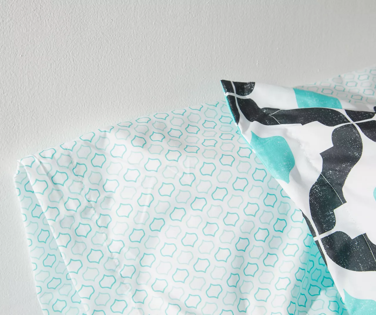 Blue & Black Arabesque Microfiber Full 9-Piece Bed-in-a-Bag Set - Image 5