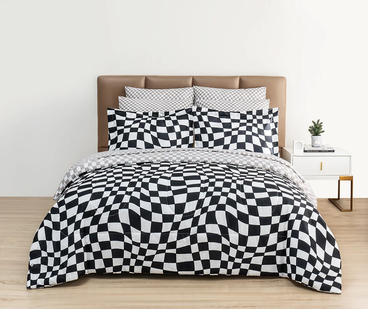 Euphoric Expression Black Wavy Checkerboard Reversible Full 9-Piece Bed-in-a-Bag Set