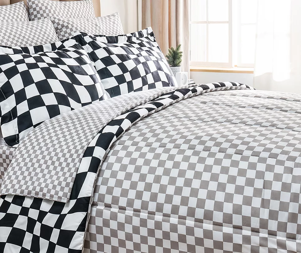 Euphoric Expression Black Wavy Checkerboard Reversible Queen 9-Piece Bed-in-a-Bag Set - Image 2
